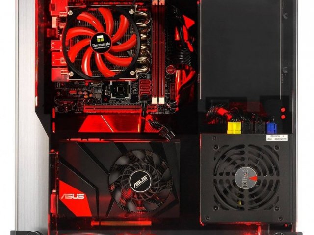 Small Computer Hull With Video Card